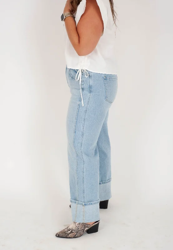 Streamlined High Rise Jeans