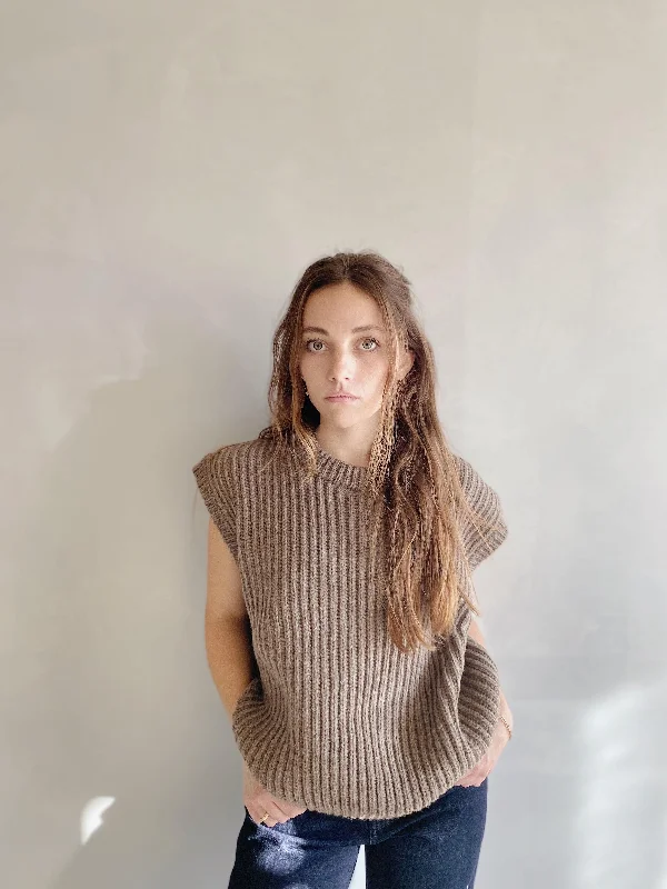 daphne ribbed slouch vest in cocoa