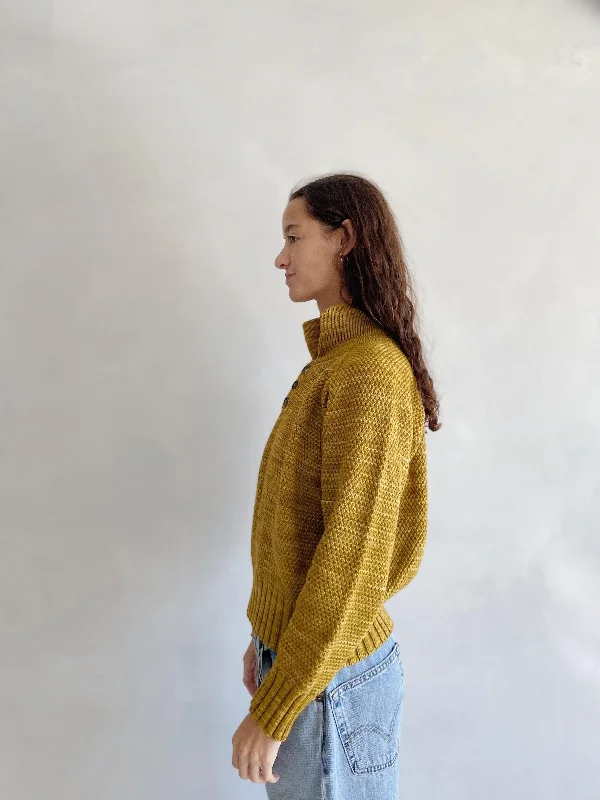 evan seed stitch pullover in ecru olive